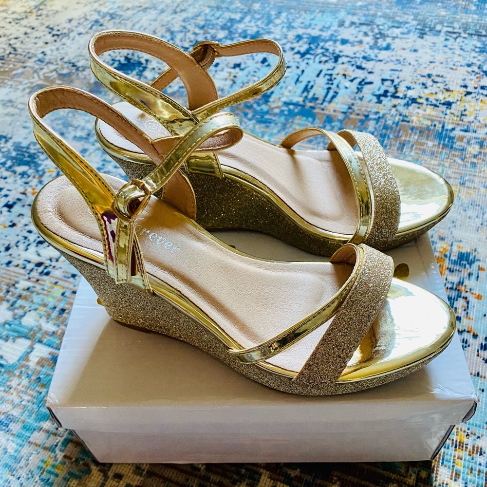 Forever gold size 6.5 wedges - worn once!